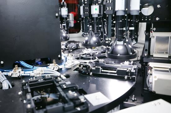 富联凌云光发布全自动机器视觉检测新设备